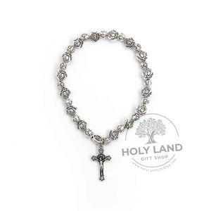 Pulsera  con dije de rosario con símbolo bíblico hecho a mano